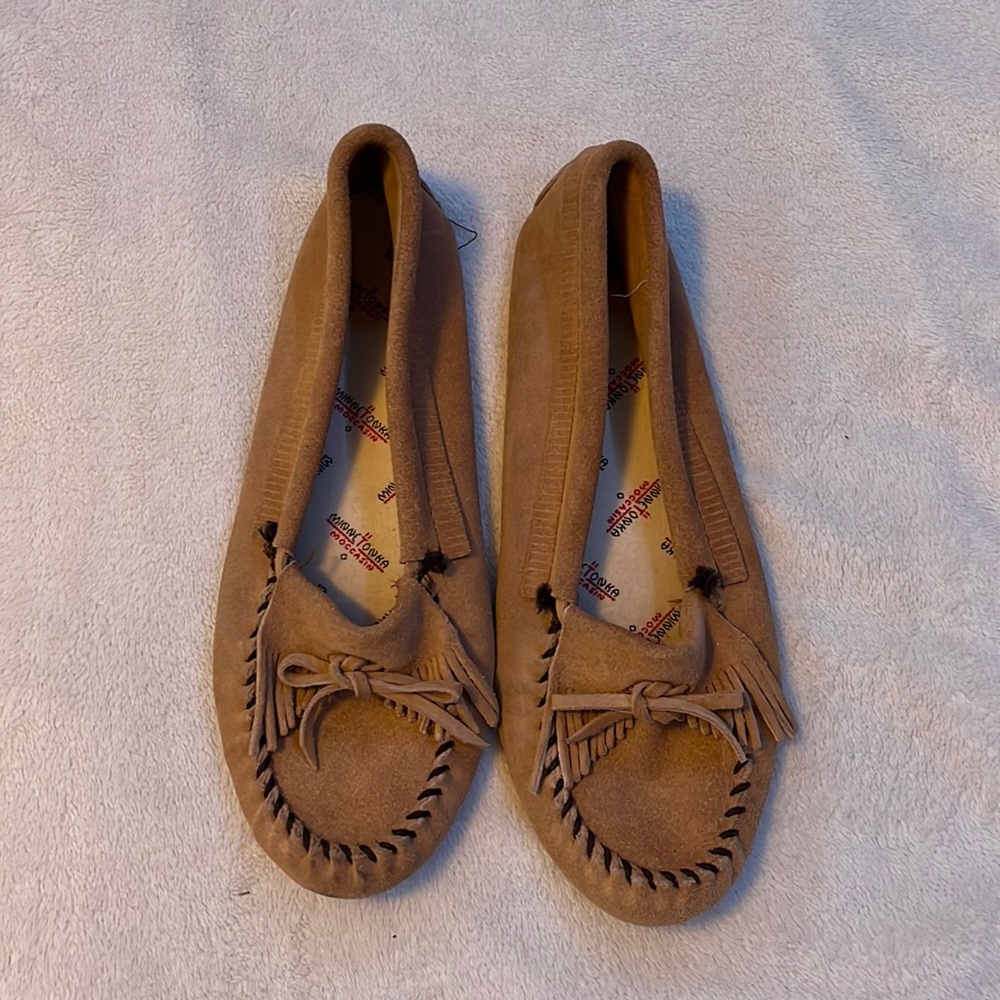 Women’s slip on Minnetonka shoes!